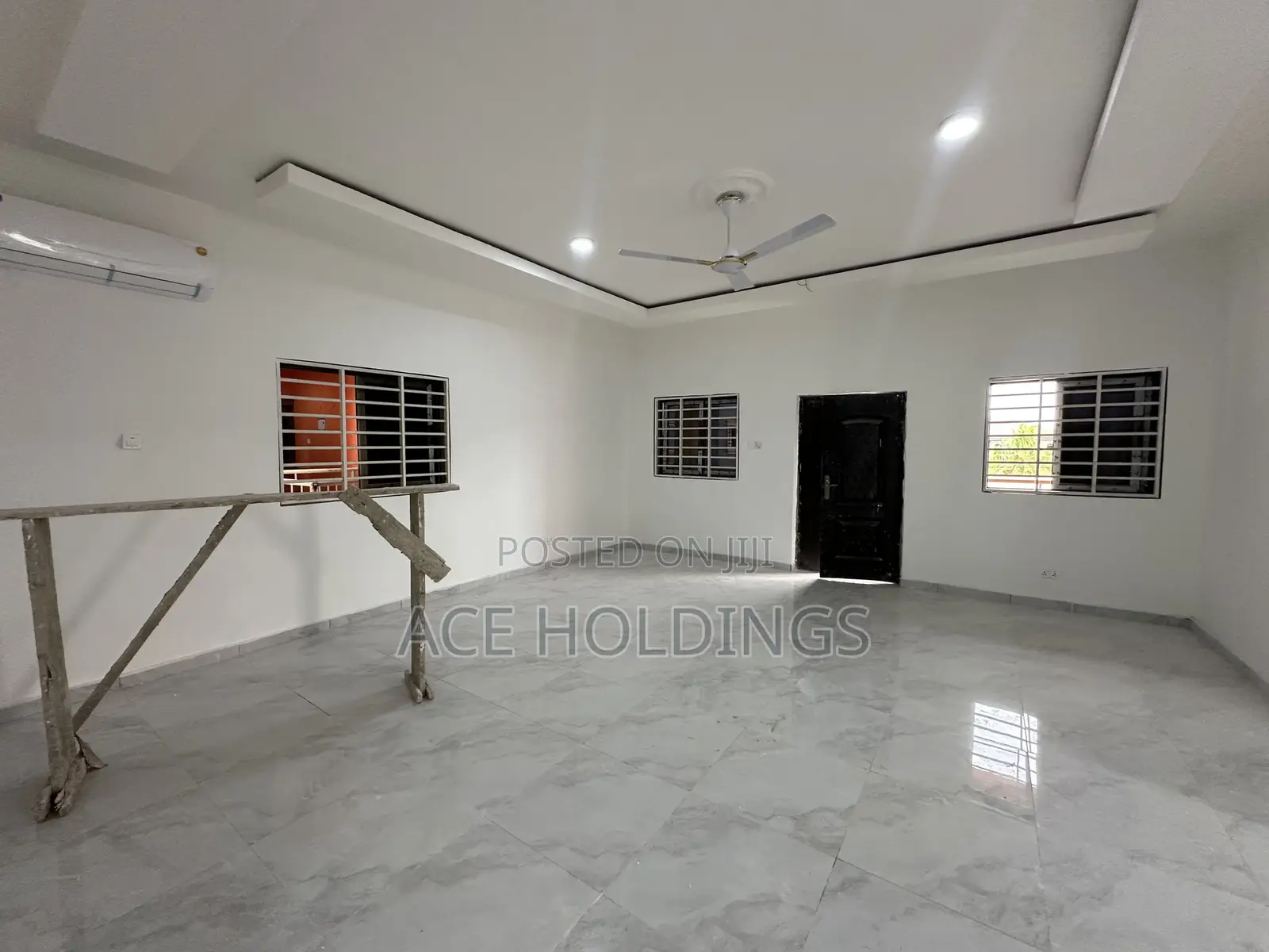 2bdrm Apartment in Lakeside for rent