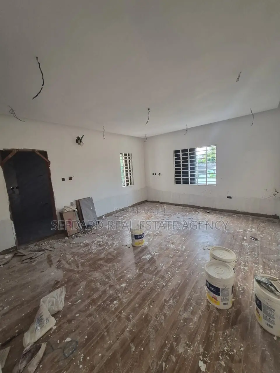 4bdrm Duplex in Sefdard Properties, Achimota for sale
