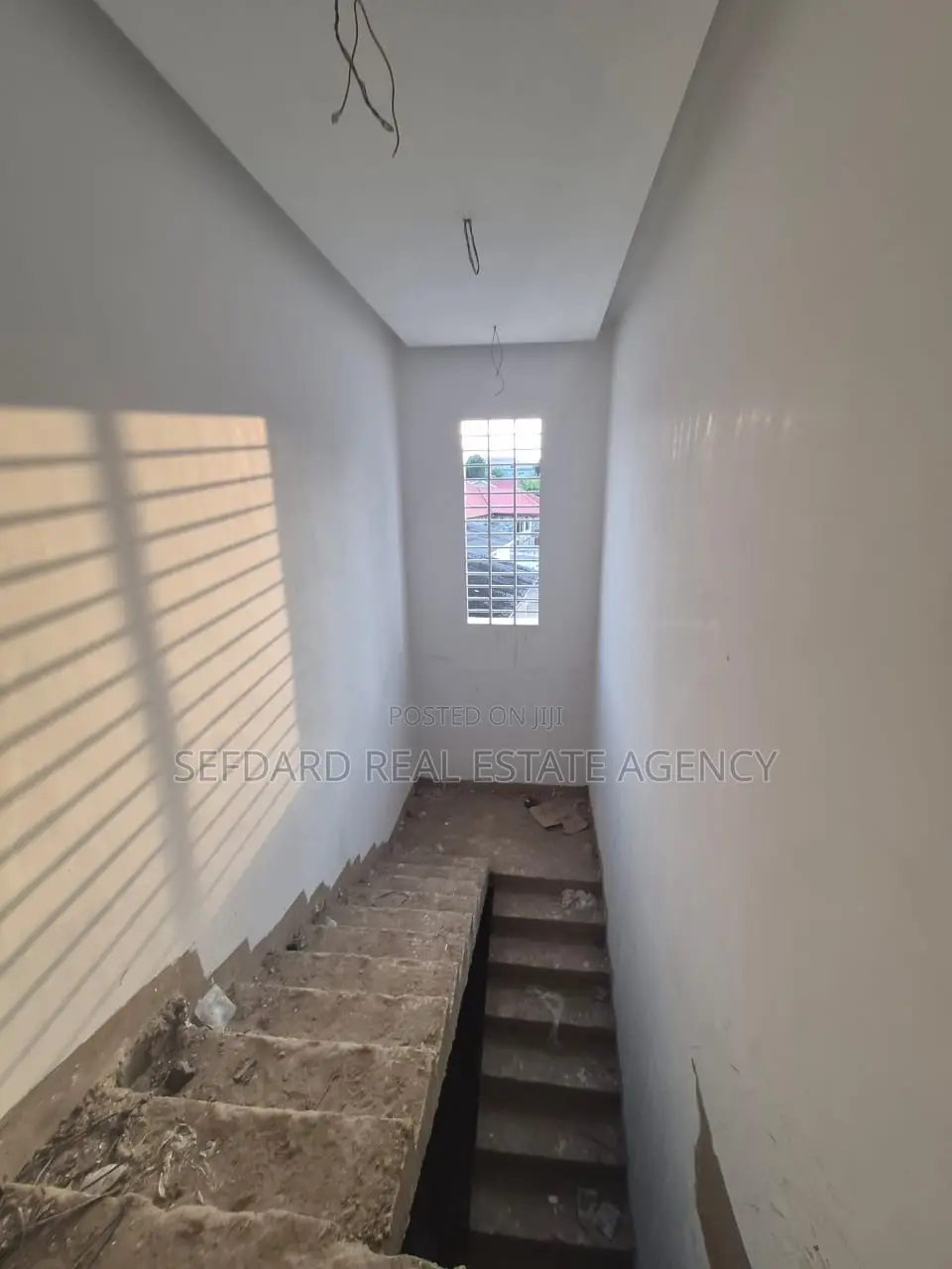 4bdrm Duplex in Sefdard Properties, Achimota for sale