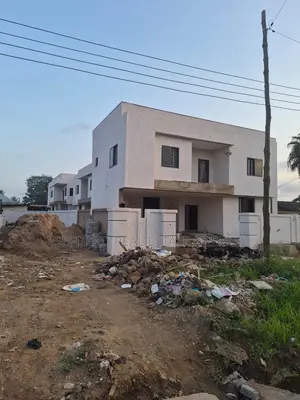 4bdrm Duplex in Sefdard Properties, Achimota for sale