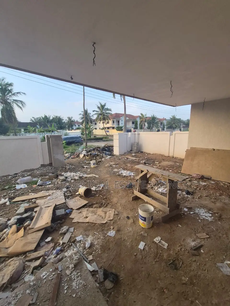 4bdrm Duplex in Sefdard Properties, Achimota for sale