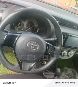Toyota Vitz 1.0 FWD 3dr 2015 Blue