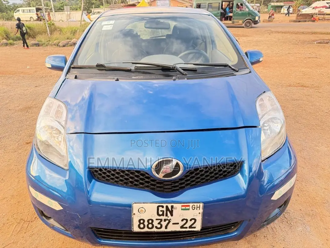 Toyota Vitz 1.3 FWD 5dr 2010 Blue