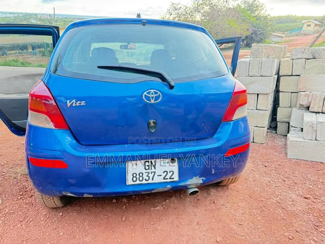 Toyota Vitz 1.3 FWD 5dr 2010 Blue