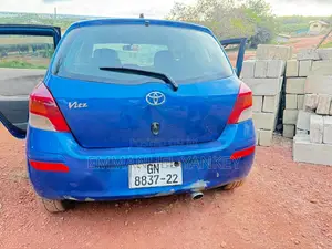 Toyota Vitz 1.3 FWD 5dr 2010 Blue