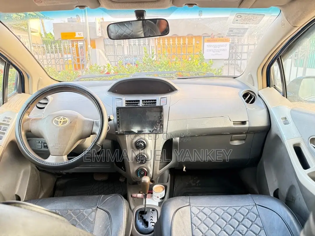 Toyota Vitz 1.3 FWD 5dr 2010 Blue