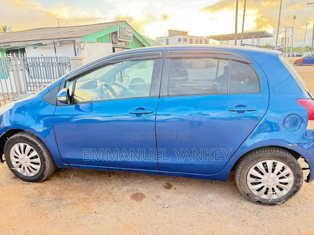 Toyota Vitz 1.3 FWD 5dr 2010 Blue