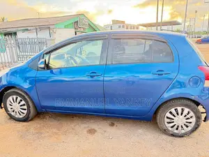 Toyota Vitz 1.3 FWD 5dr 2010 Blue
