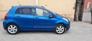 Toyota Vitz 1.3 FWD 5dr 2011 Blue