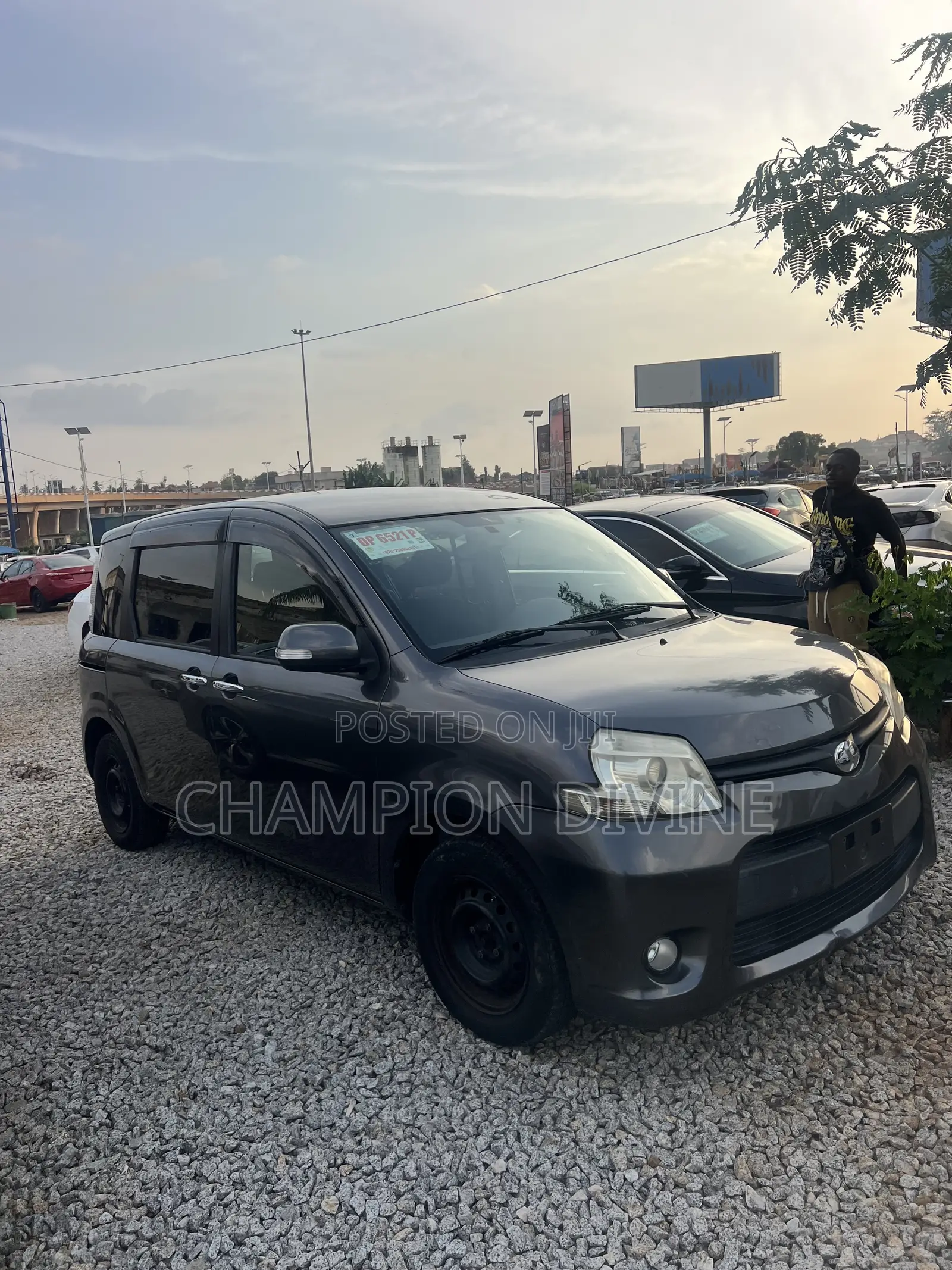 Toyota Sienta 2013 Gray