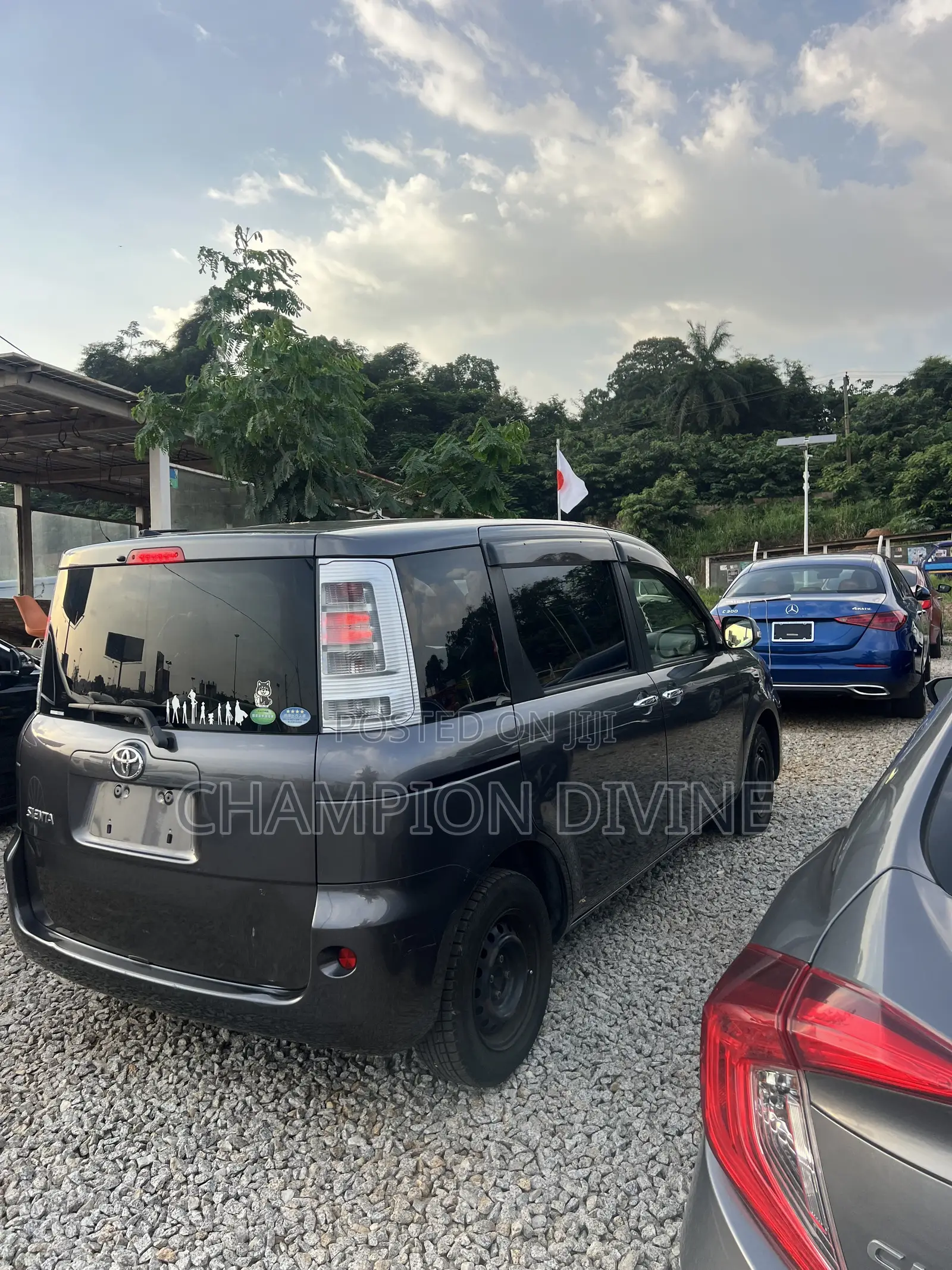 Toyota Sienta 2013 Gray