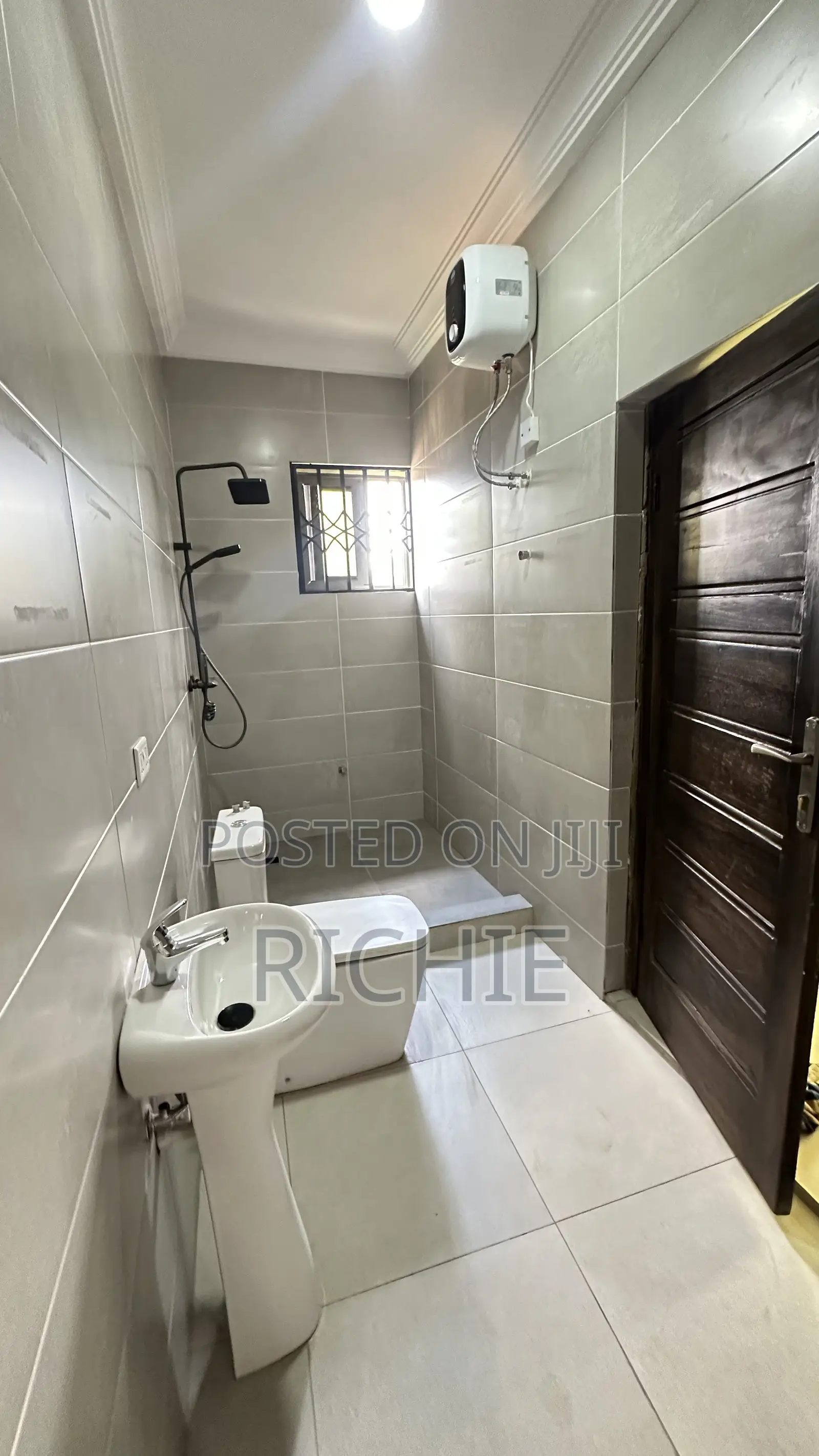 3bdrm Apartment in Obengfo Apartments, Ga East Municipal for rent