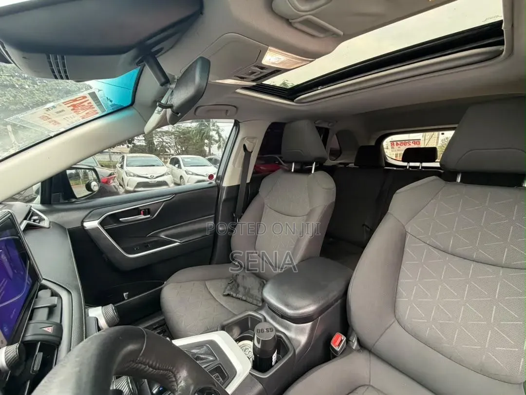 Toyota RAV4 2023 Gray