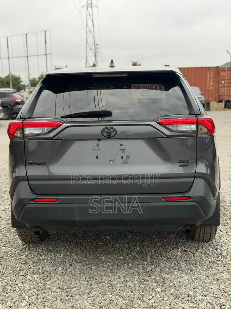 Toyota RAV4 2023 Gray