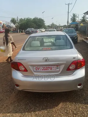Toyota Corolla LE 4dr Sedan (1.8L 4cyl 4A) 2010 Gray