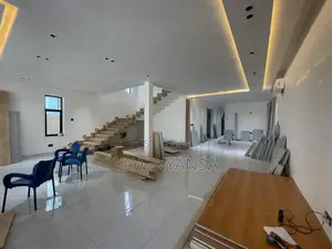 5bdrm Duplex in North Legon Estate for sale