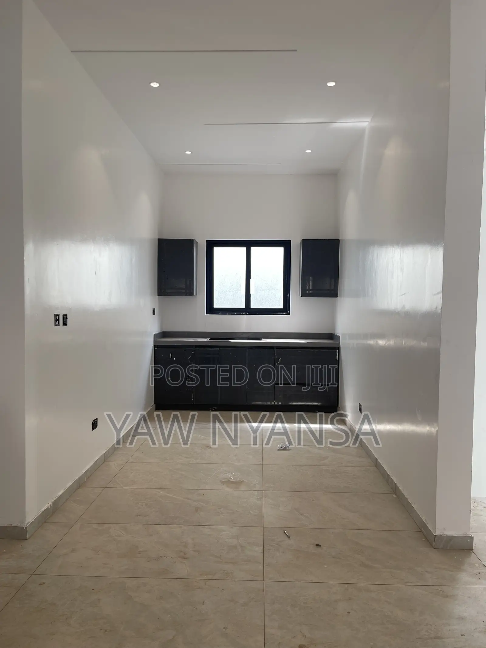 5bdrm Duplex in North Legon Estate for sale