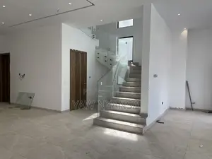 5bdrm Duplex in North Legon Estate for sale