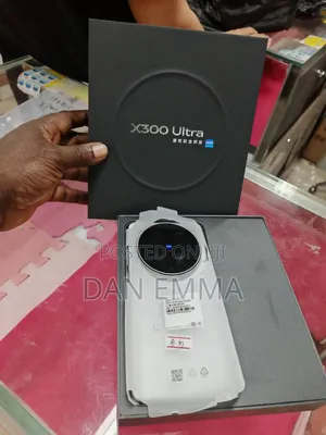 New Vivo X300 Ultra 512 GB White
