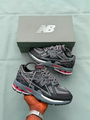 New Balance 1906