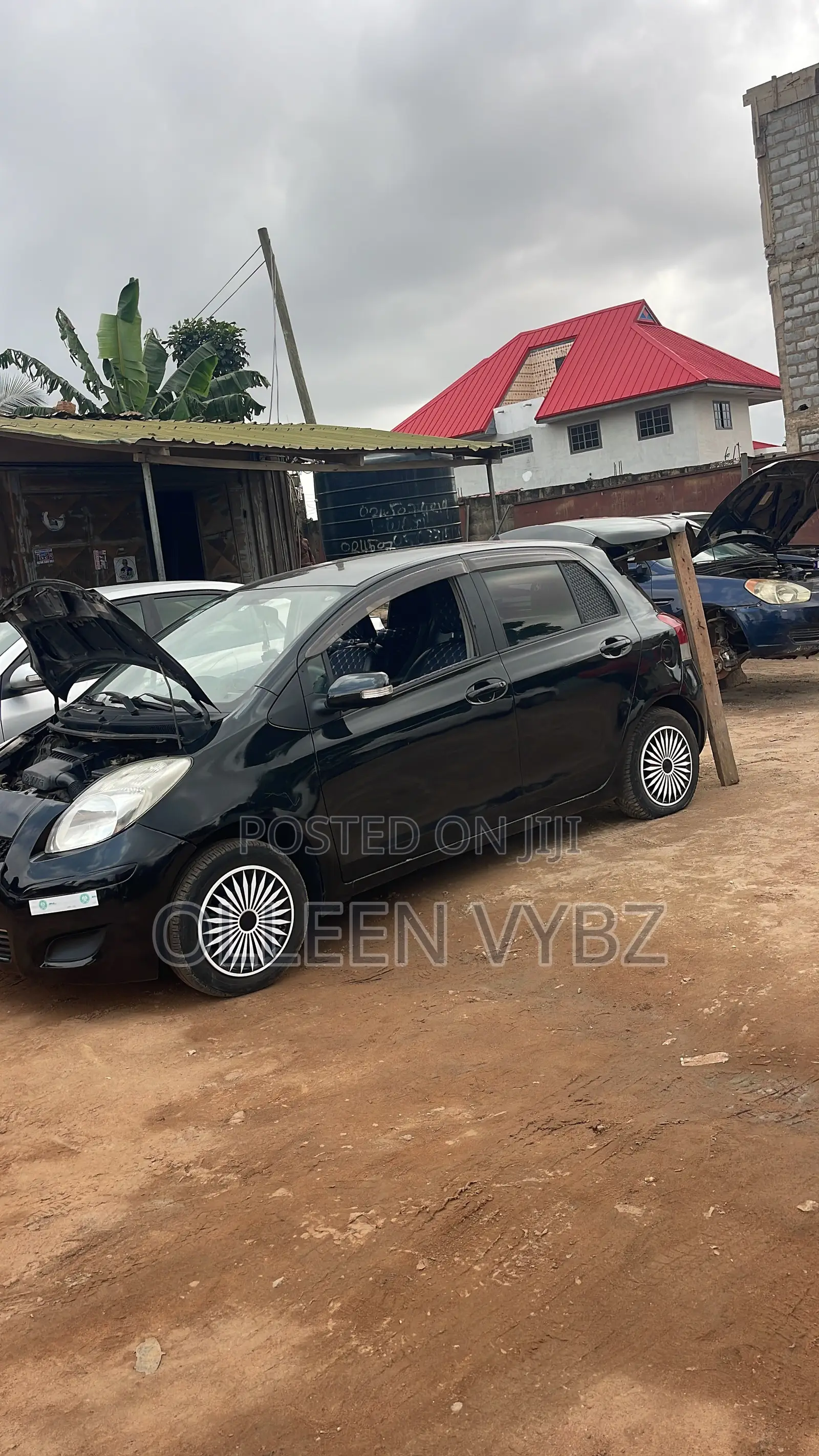 Toyota Vitz 1.0 FWD 5dr 2010 Black
