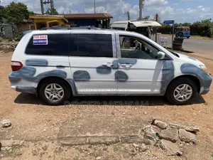 Honda Odyssey Touring 2026 White