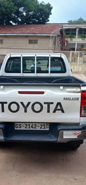 Toyota Hilux Revo Double Cab Deisel 2.4 AWD 2021 White