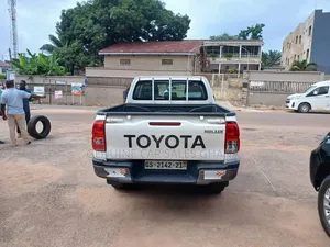 Toyota Hilux Revo Double Cab Deisel 2.4 AWD 2021 White