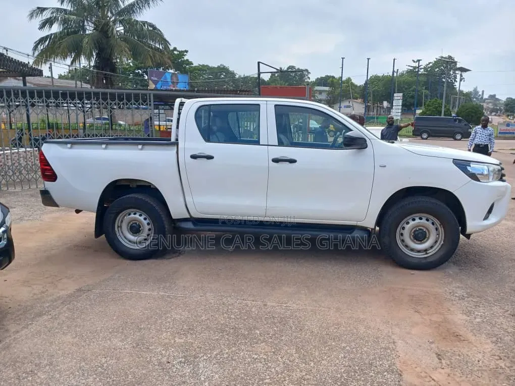 Toyota Hilux Revo Double Cab Deisel 2.4 AWD 2021 White