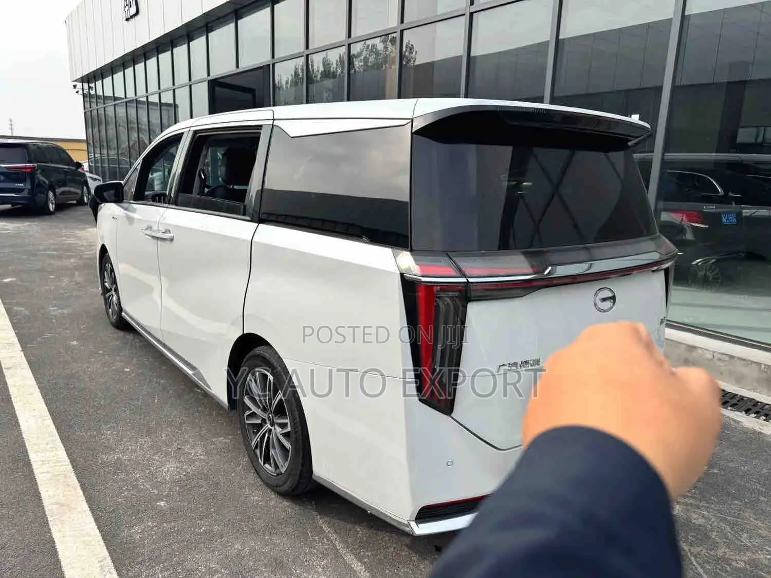 GAC GM8 2024 White