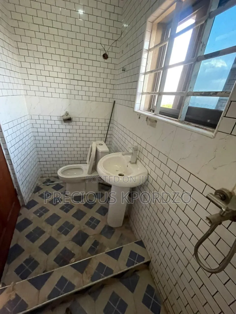 1bdrm Room & Parlour in Adenta New Legon for rent