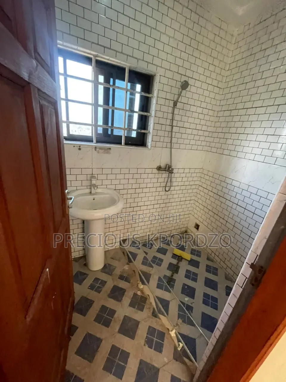 1bdrm Room & Parlour in Adenta New Legon for rent