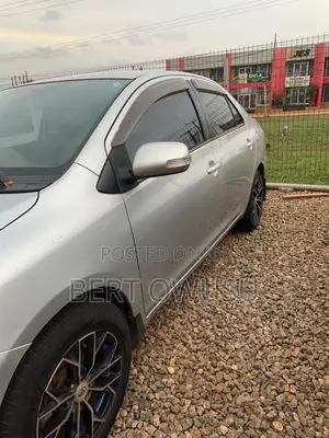 Toyota Belta 2012 Silver