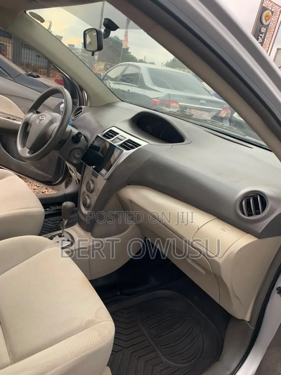 Toyota Belta 2012 Silver