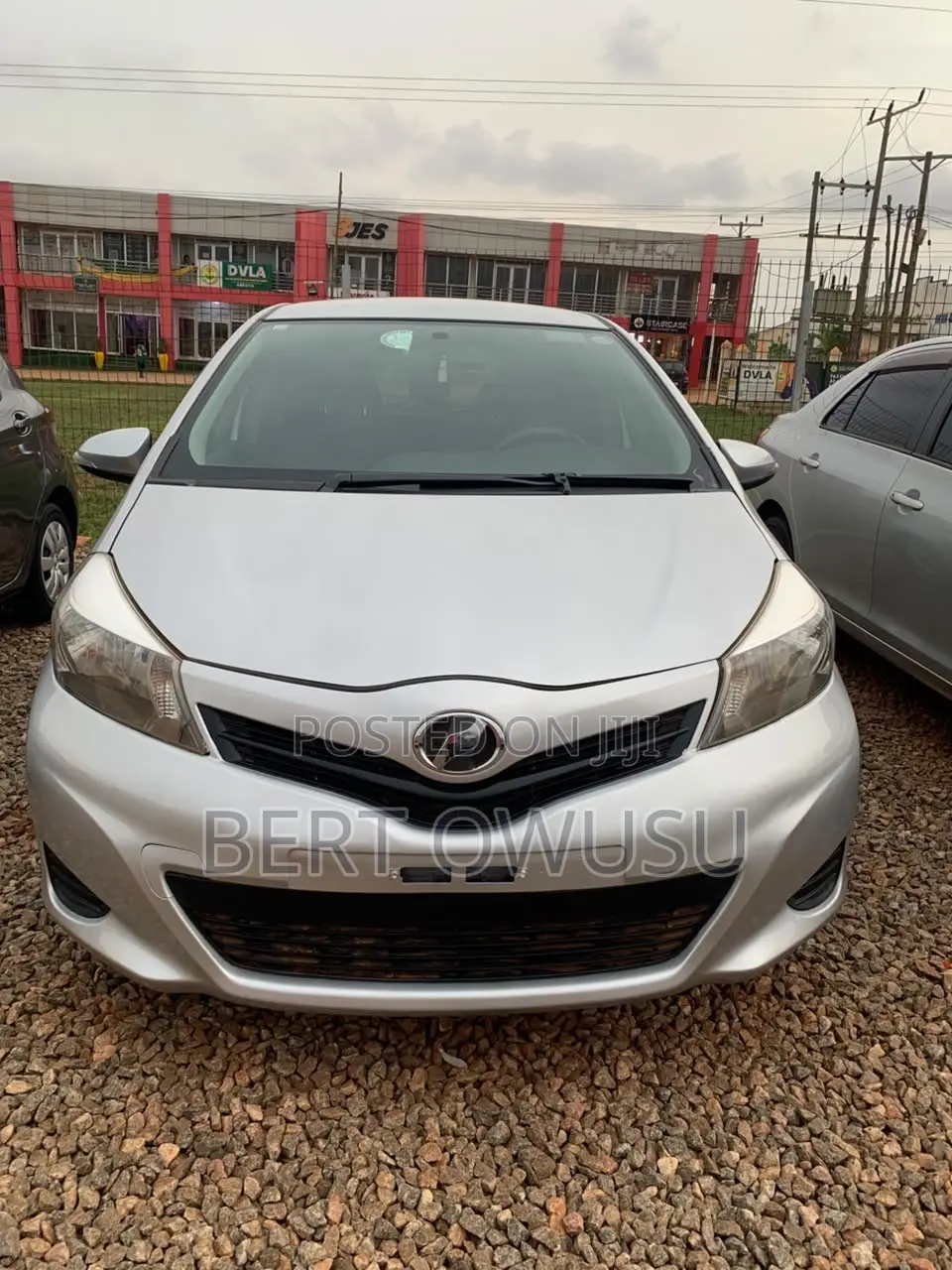 Toyota Vitz 2013 Silver