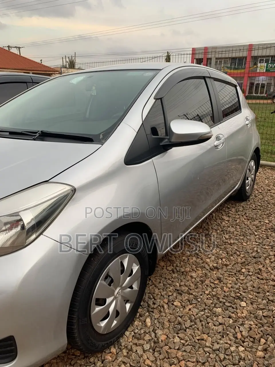 Toyota Vitz 2013 Silver