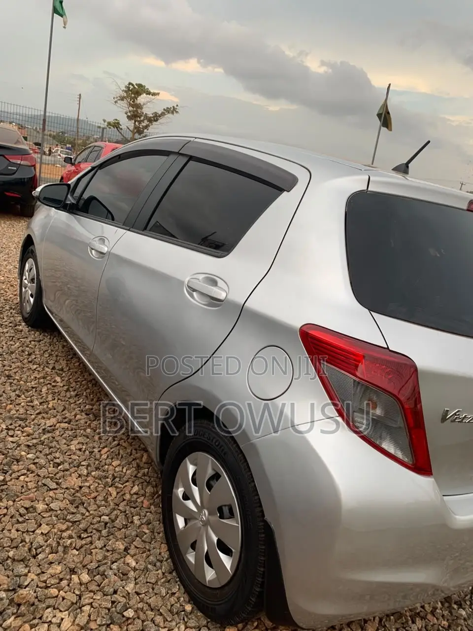 Toyota Vitz 2013 Silver