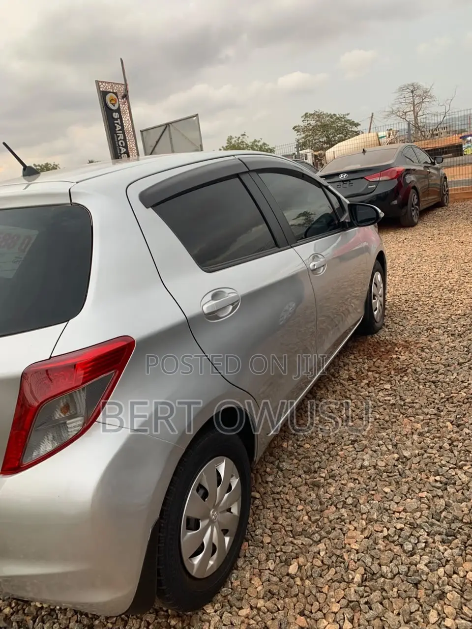 Toyota Vitz 2013 Silver