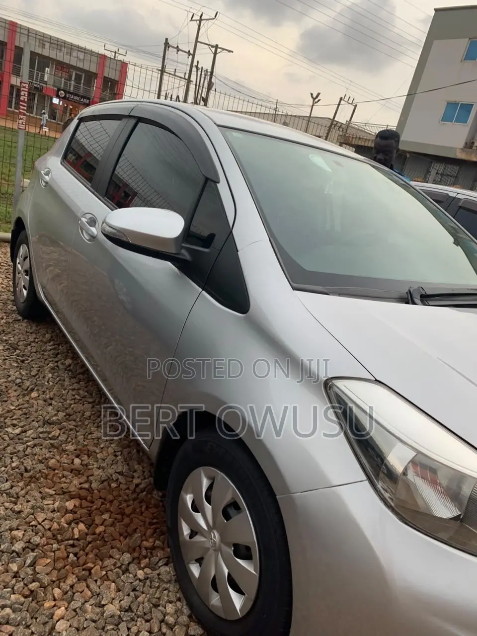 Toyota Vitz 2013 Silver