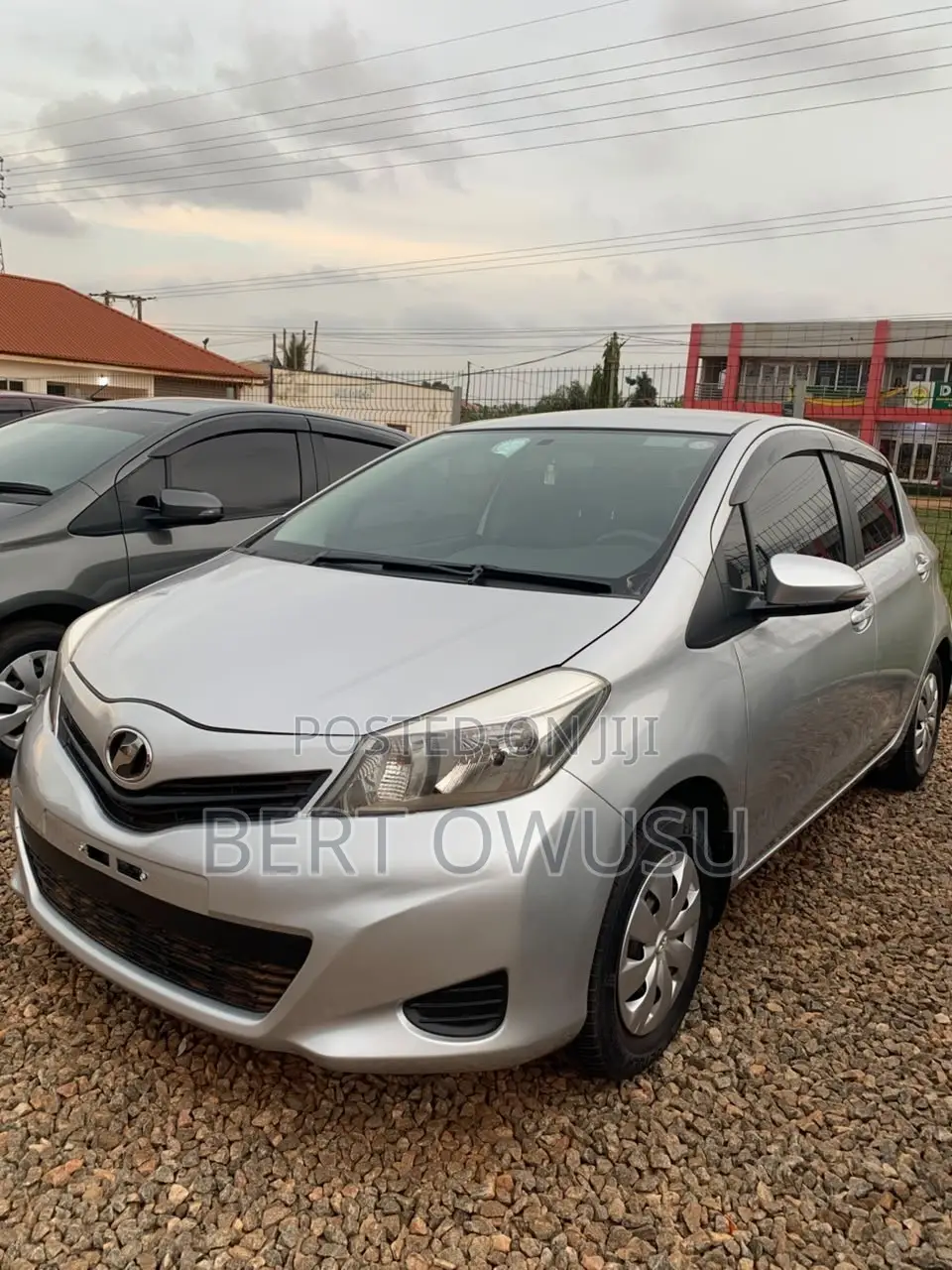 Toyota Vitz 2013 Silver