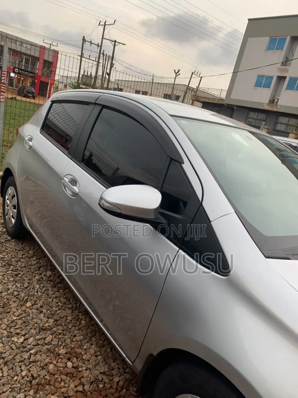 Toyota Vitz 2013 Silver