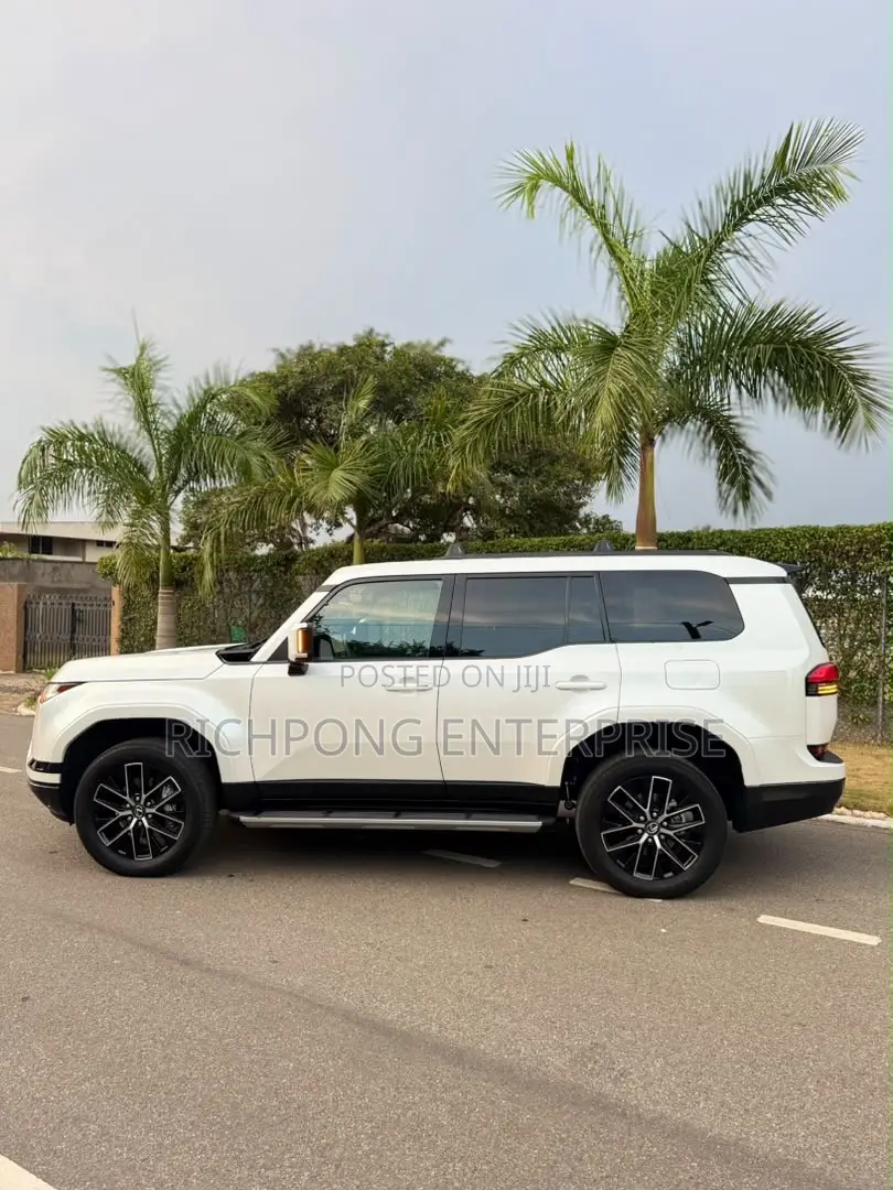 Lexus GX 550 Overtrail 2024 White