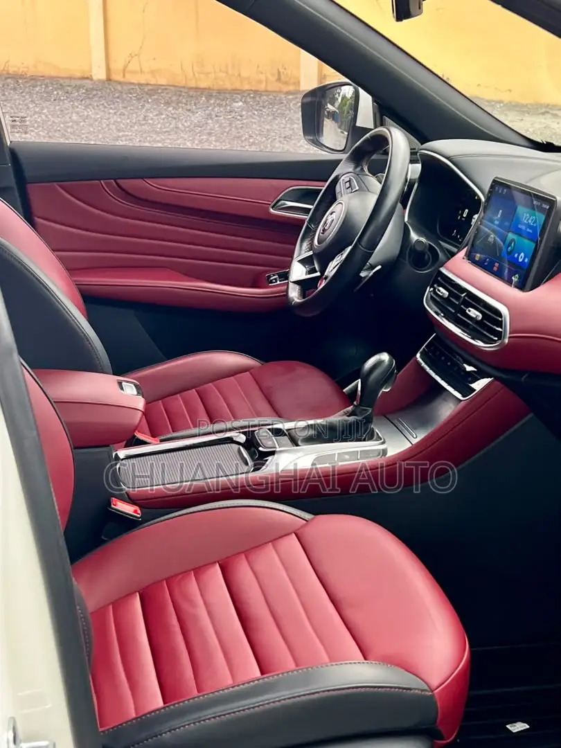 MG HS 30T DCT Trophy 2019 White