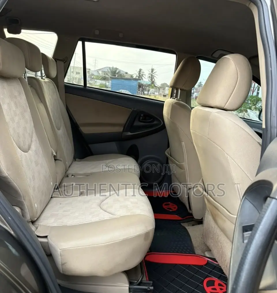 Toyota RAV4 2012 Gray