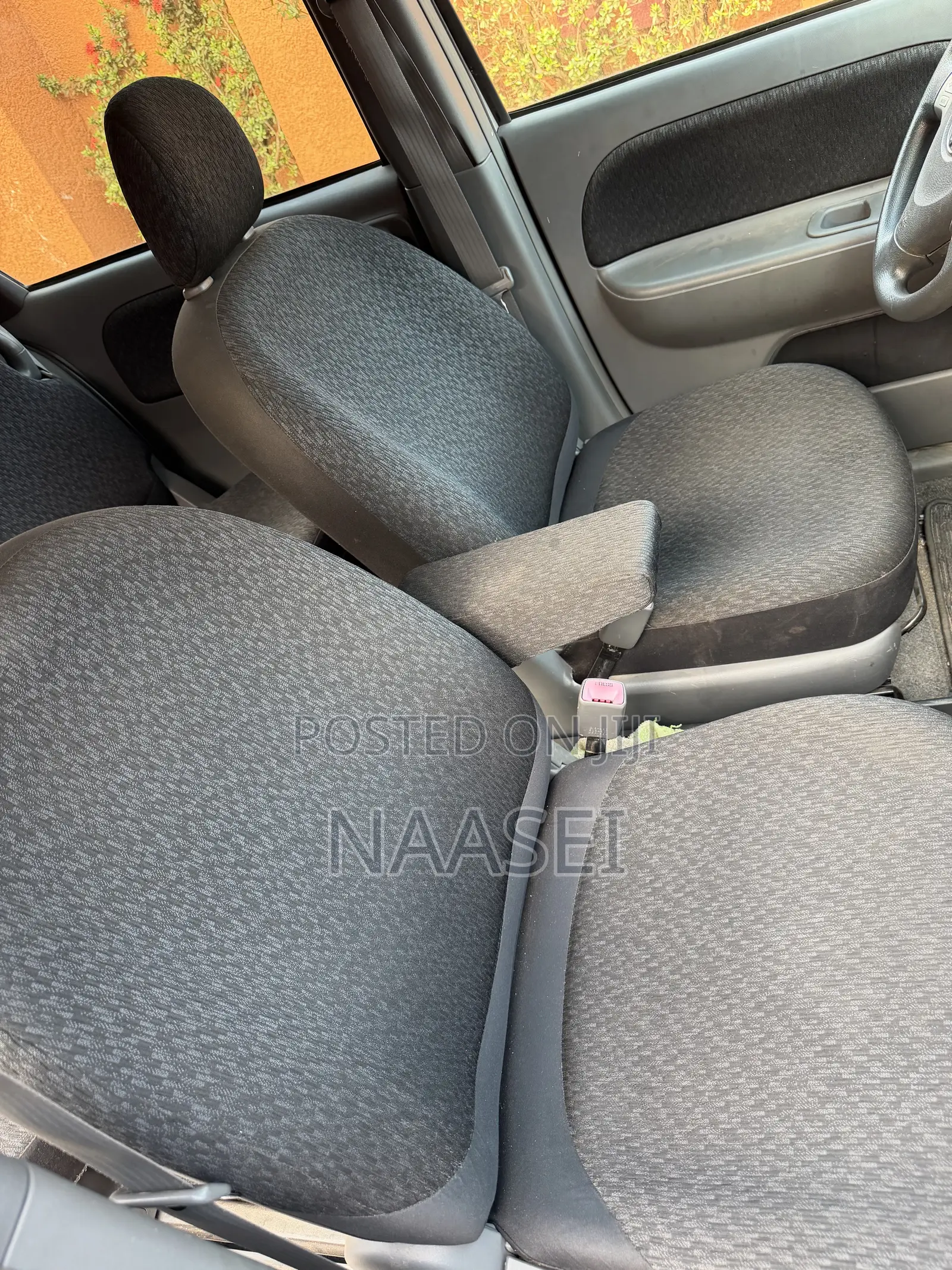 Toyota Sienta 1.5 FWD 2015 Silver