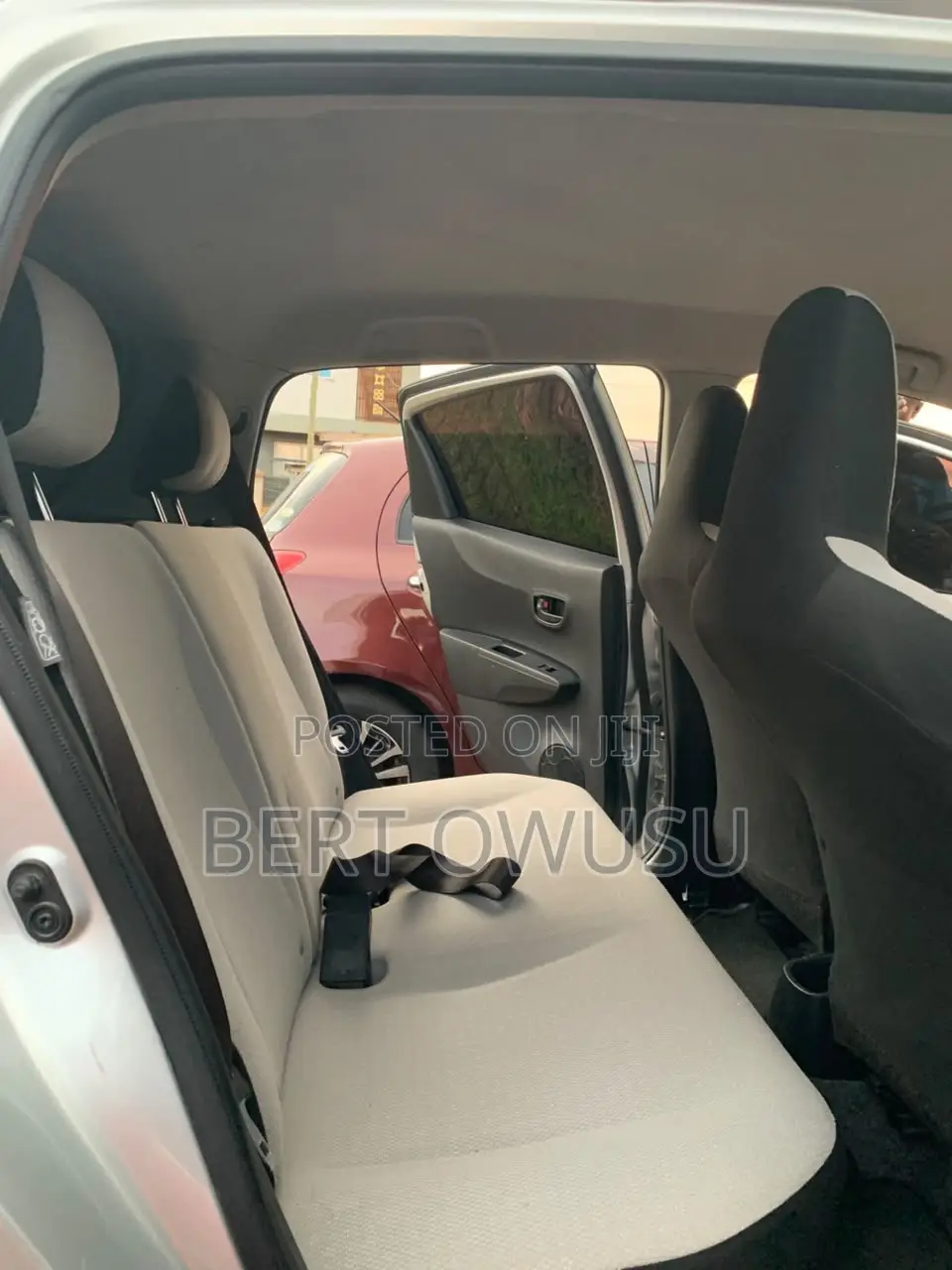 Toyota Vitz 2012 Silver