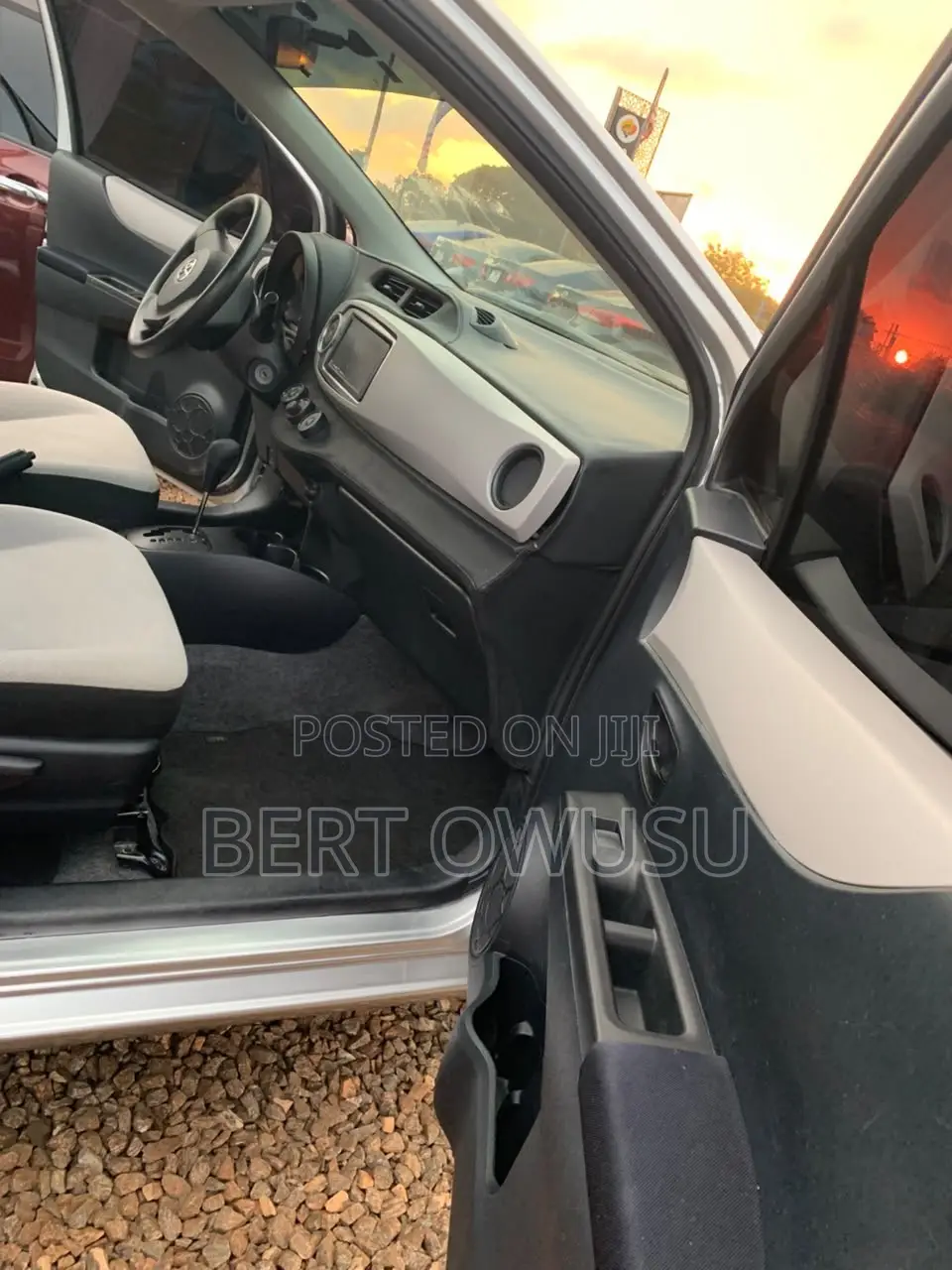 Toyota Vitz 2012 Silver