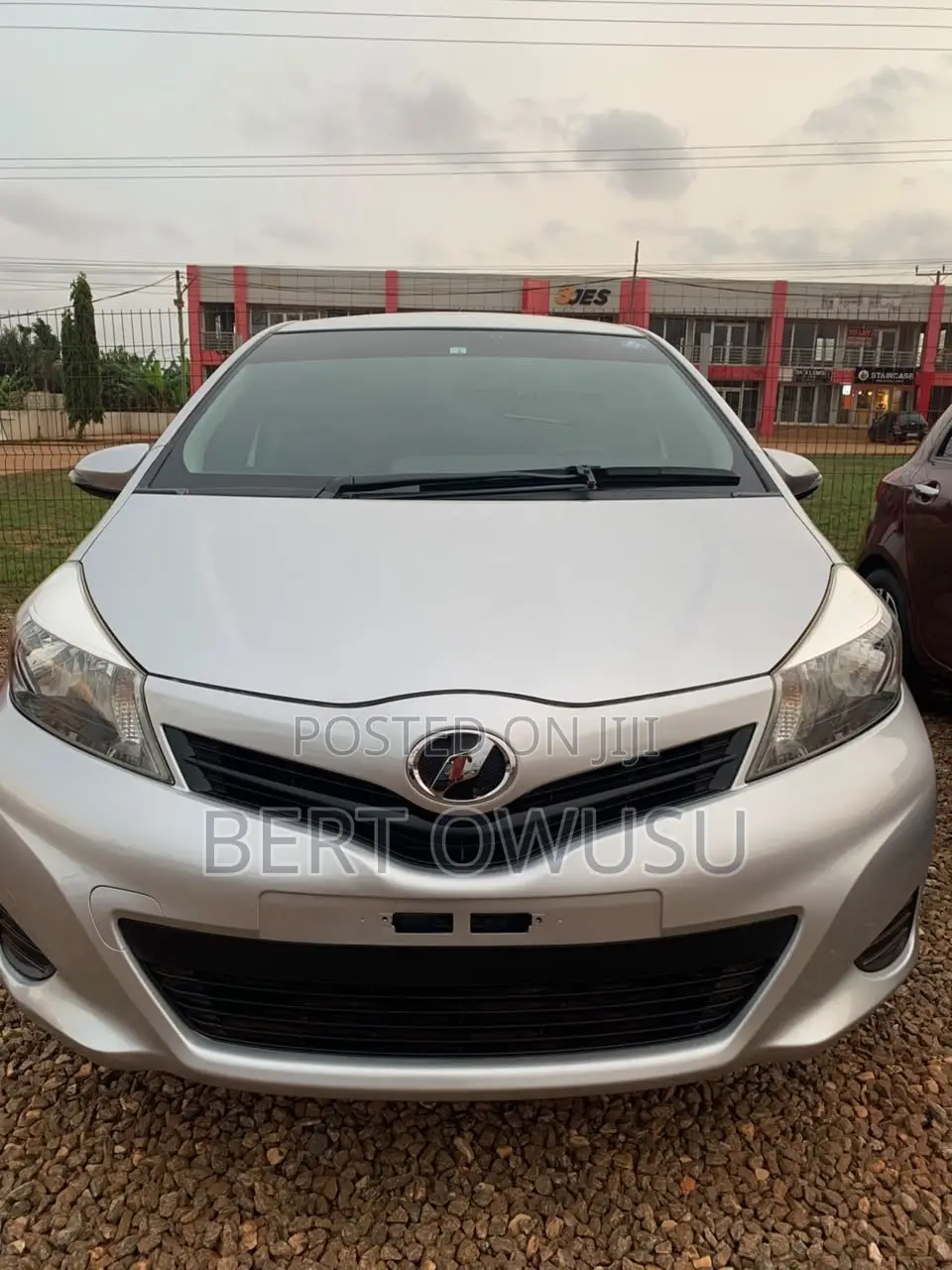 Toyota Vitz 2012 Silver