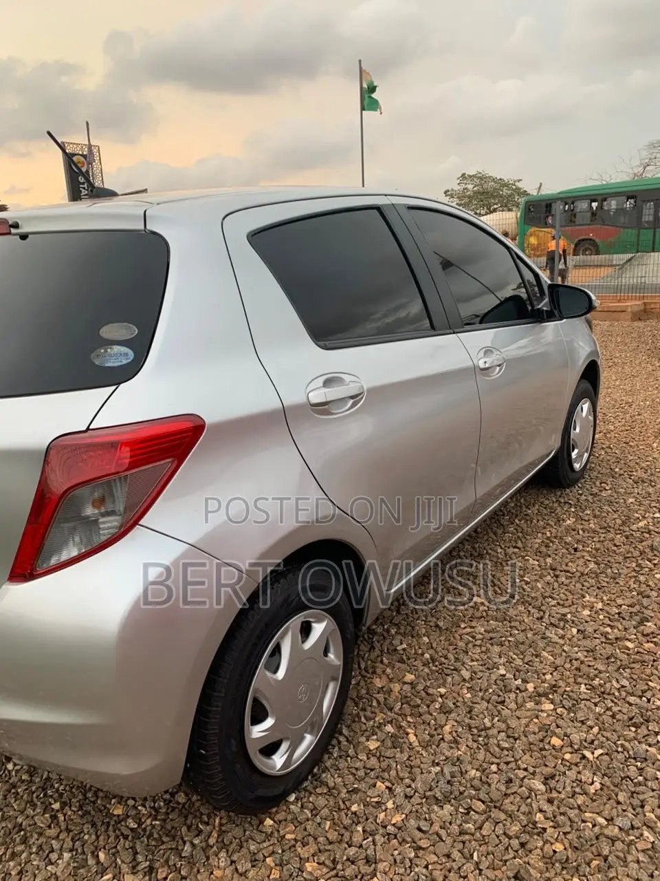 Toyota Vitz 2012 Silver