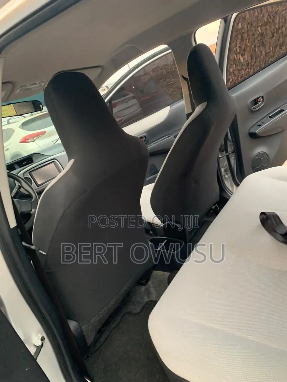 Toyota Vitz 2012 Silver